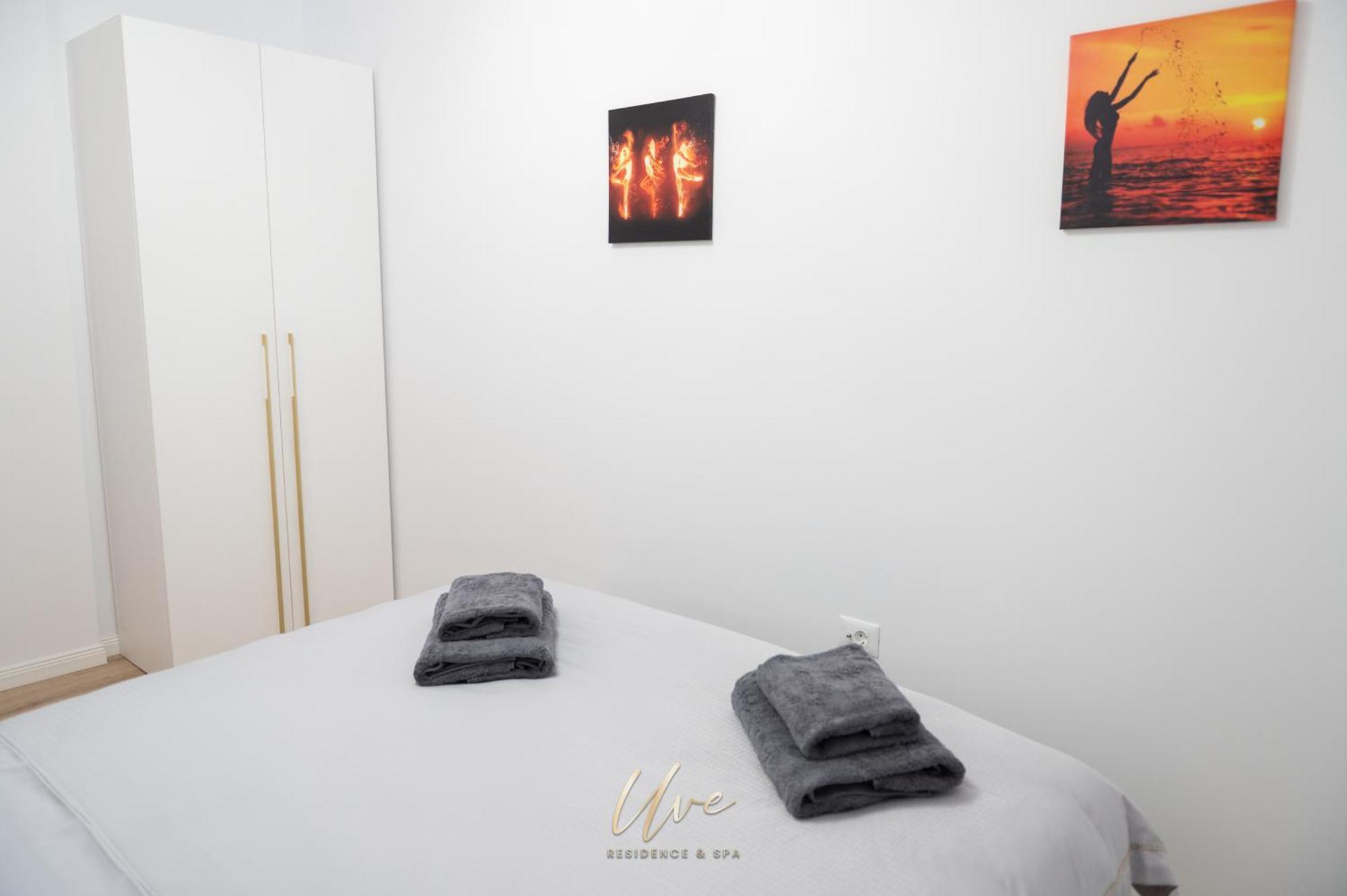 Uve Residence & Spa Piatra Neamt Exterior photo