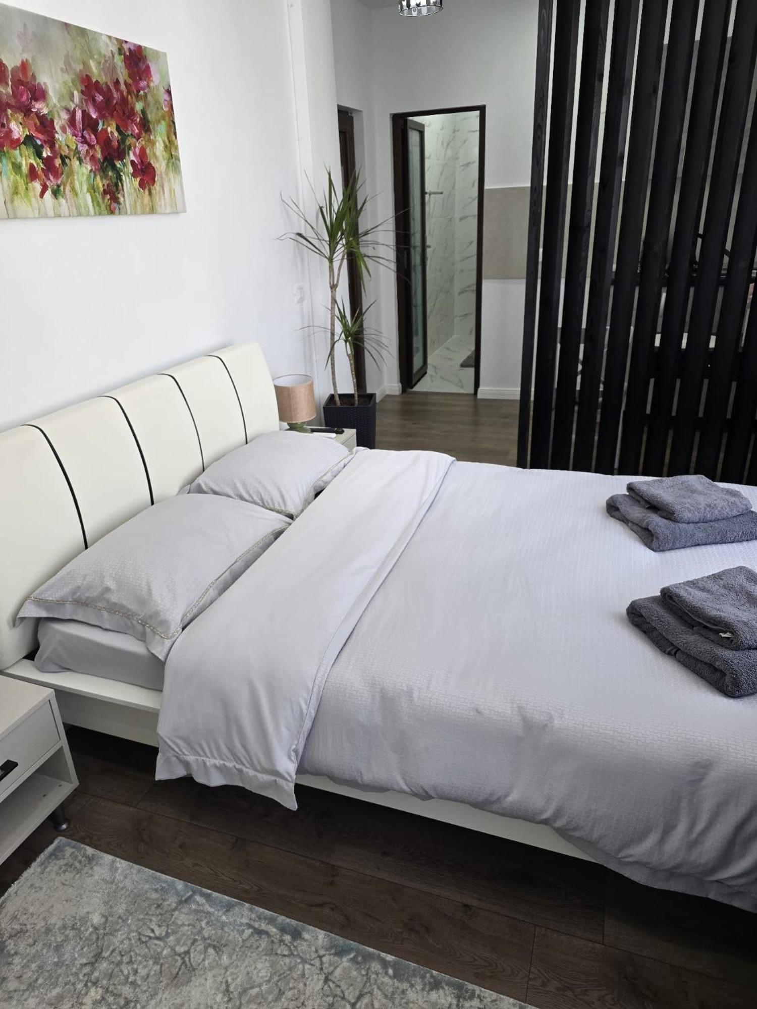 Uve Residence & Spa Piatra Neamt Exterior photo